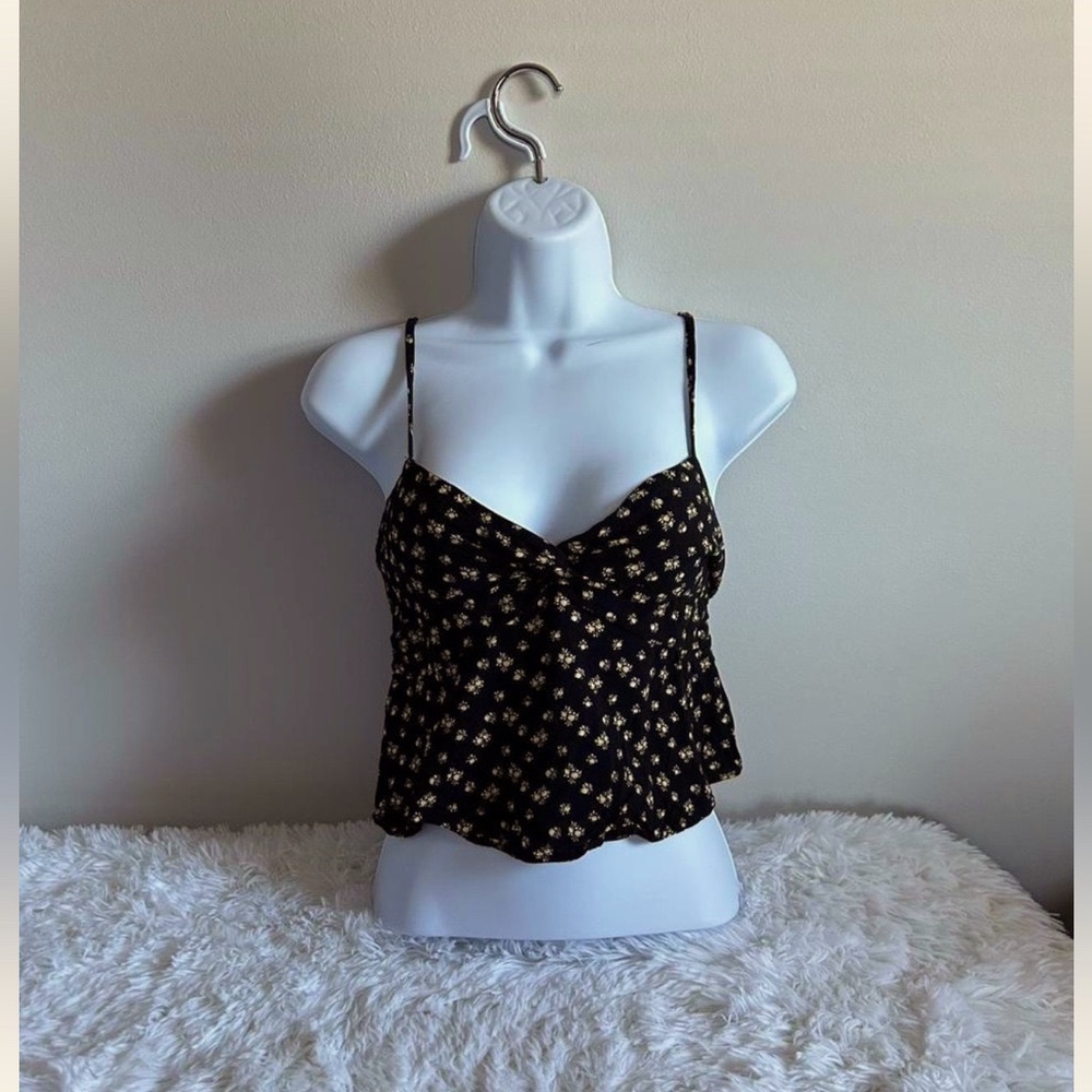 American Eagle flowy floral crop top
